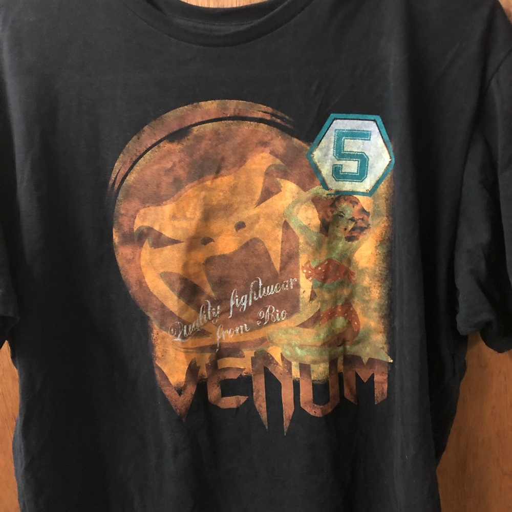 Men’s venum T-shirt size xl